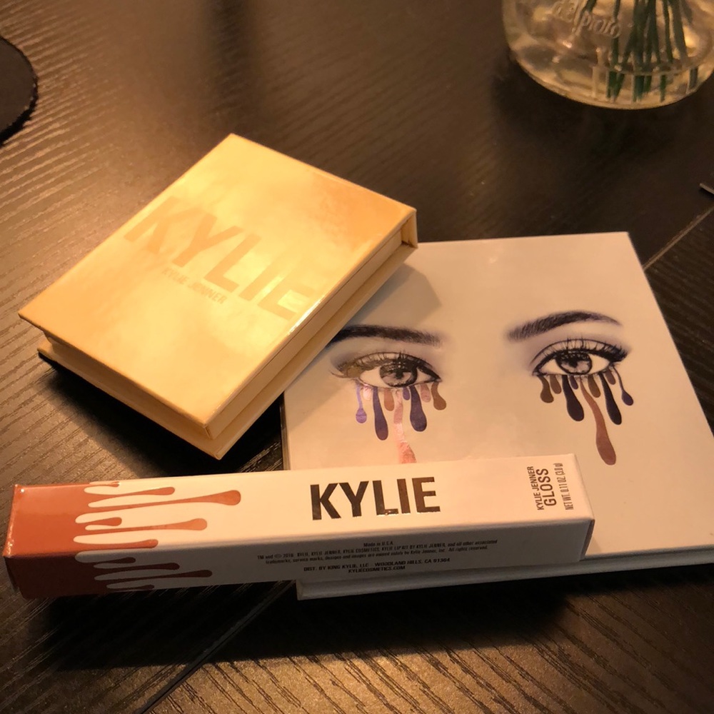 KYLIE COSMETICS by kylie jenner 🎁